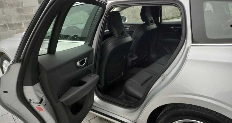 Volvo V60 cena 98277 przebieg: 133000, rok produkcji 2018 z Międzyrzecz małe 742